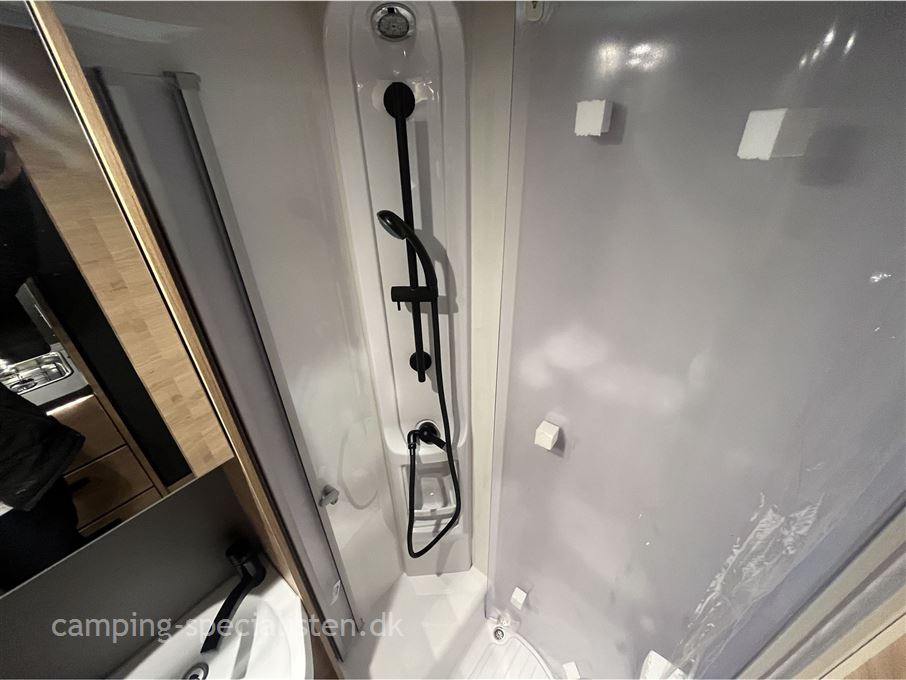 Knaus L!VE TI 700 MEG Platinum Selection